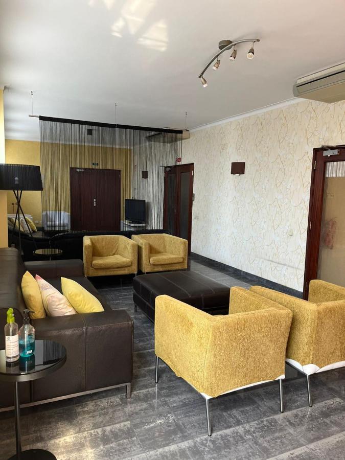 Отель Casas De Luanda Gh-Alvalade Экстерьер фото